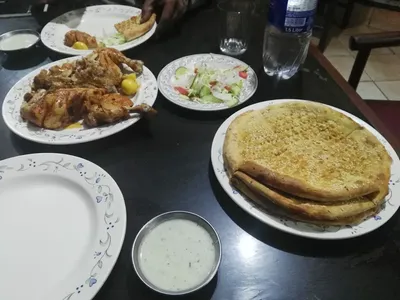 Brost with Naan, Raiyta and salad